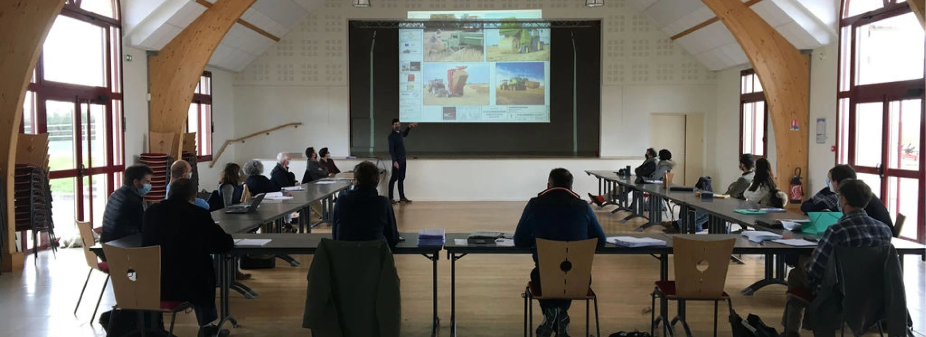 Réunion de projet pour la construction du Batîment Cocebi